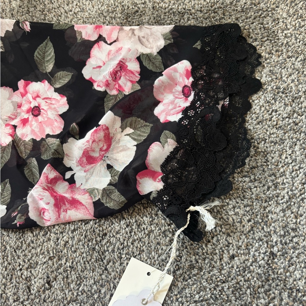 In Bloom Floral Lace Wrap Robe - Picture 2 of 5
